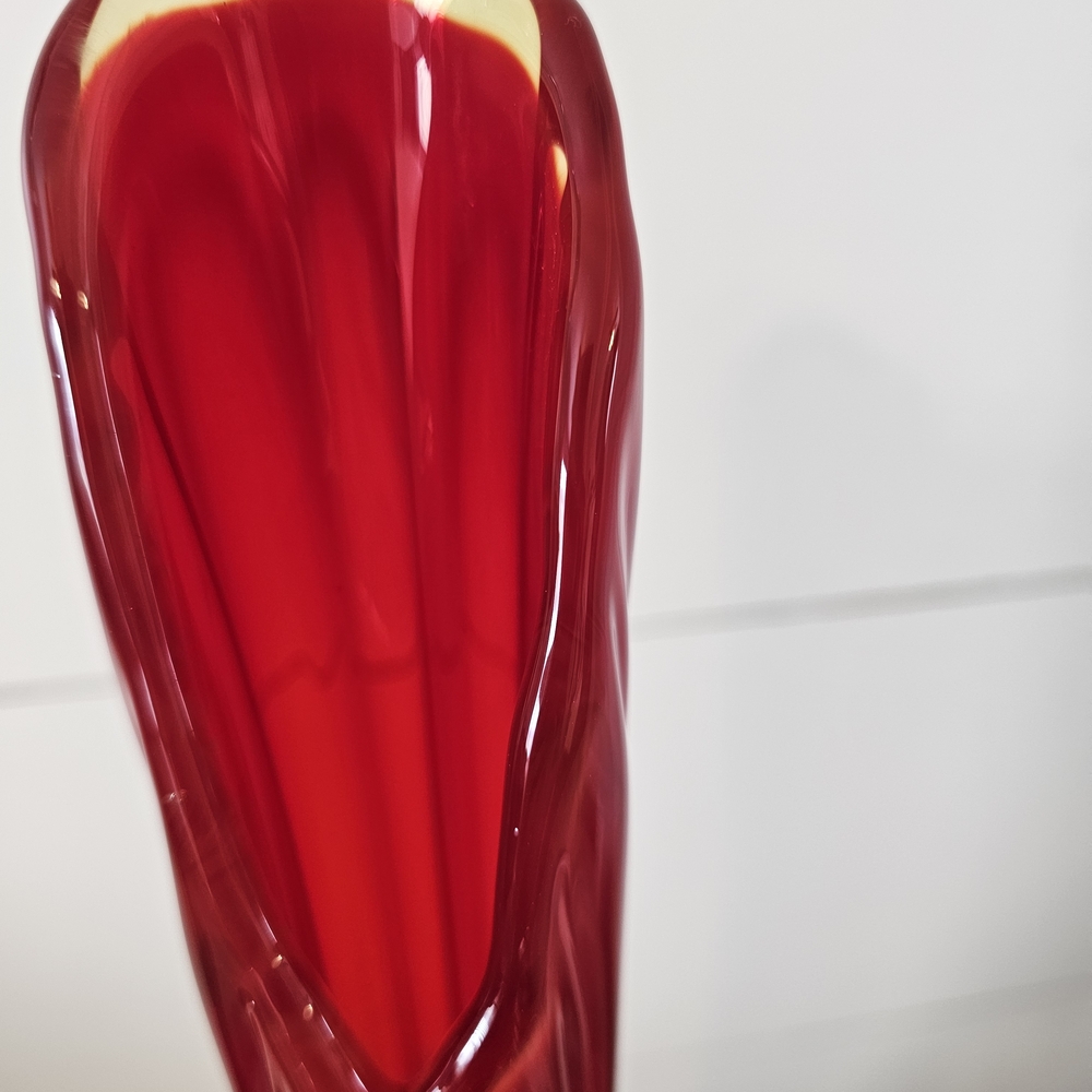 Elegant "Vintage" L.E. Smith Red Swung Glass Vase - Picture 14 of 15